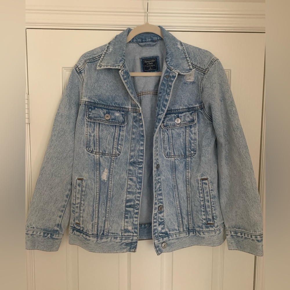 Abercrombie & Fitch Distressed Denim Jacket Size Medium